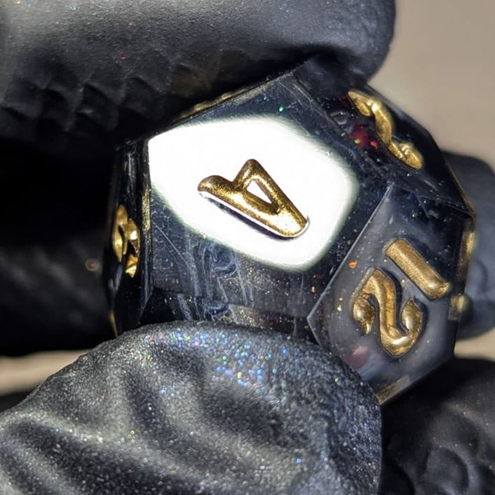 Showing some slight microscratches on D12